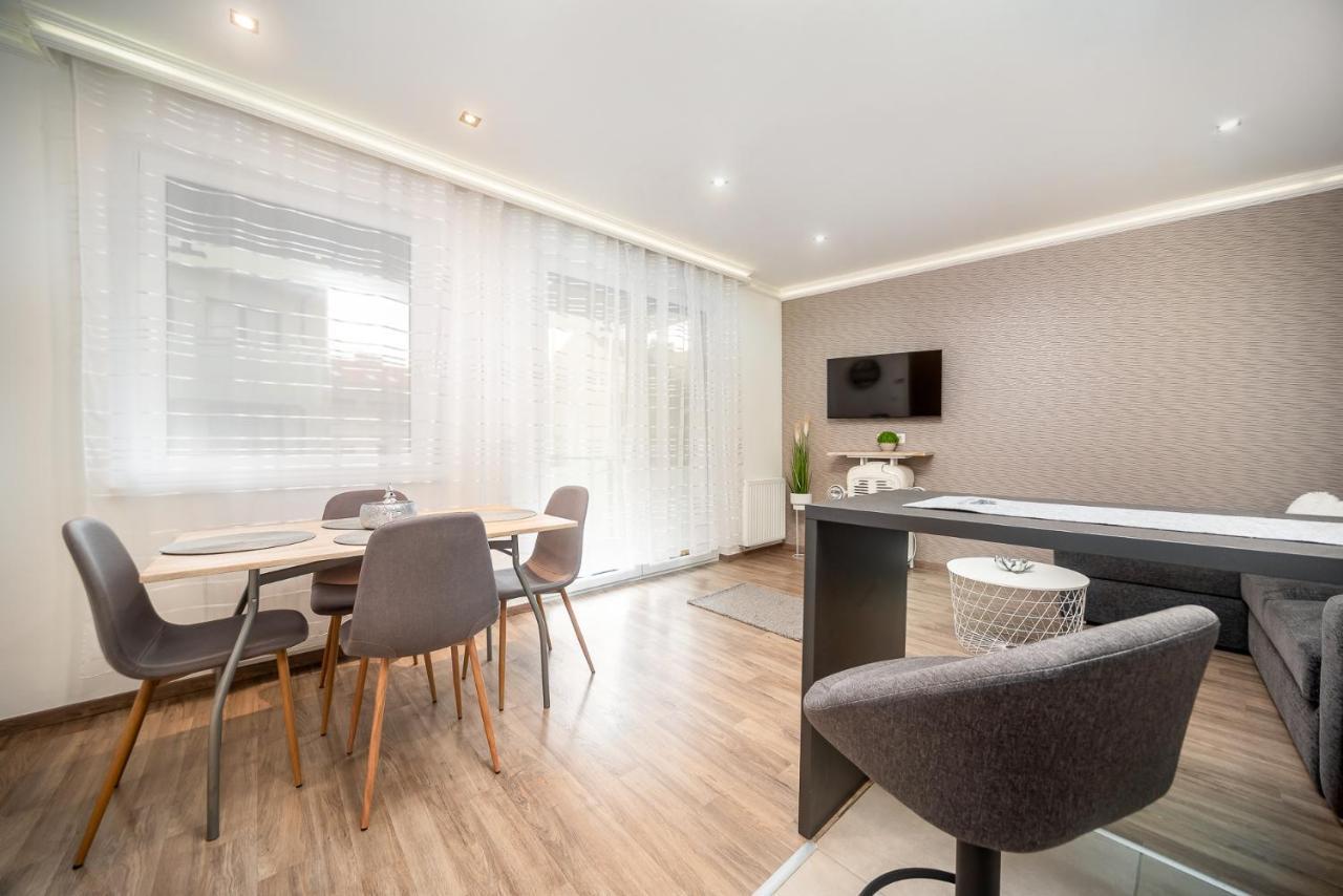 Grace Pine Apartment 3 Budapest Exterior photo